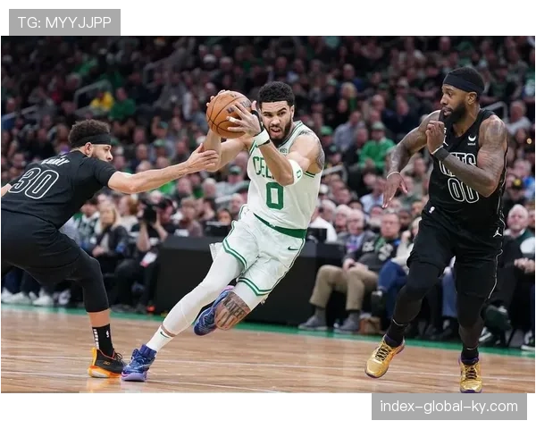 凯尔特人切割战术频繁造错位 塔图姆低位背打效率惊人