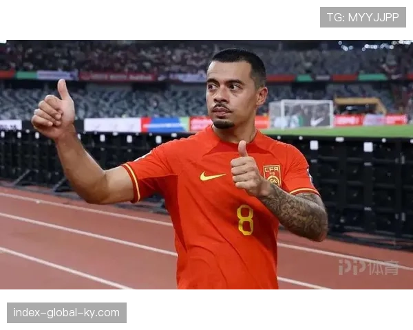 上海海港四后卫体系改为三中卫，杨希边翼卫角色受限明显